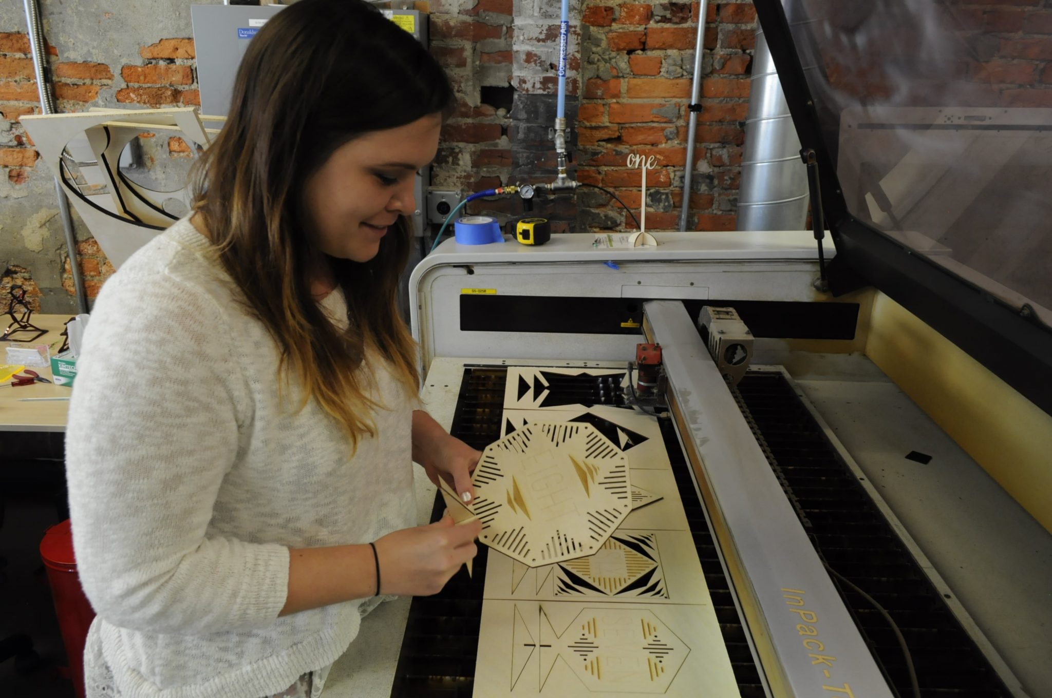 How Fine Artists Turn To Technology Laser Cutting LaptrinhX / News